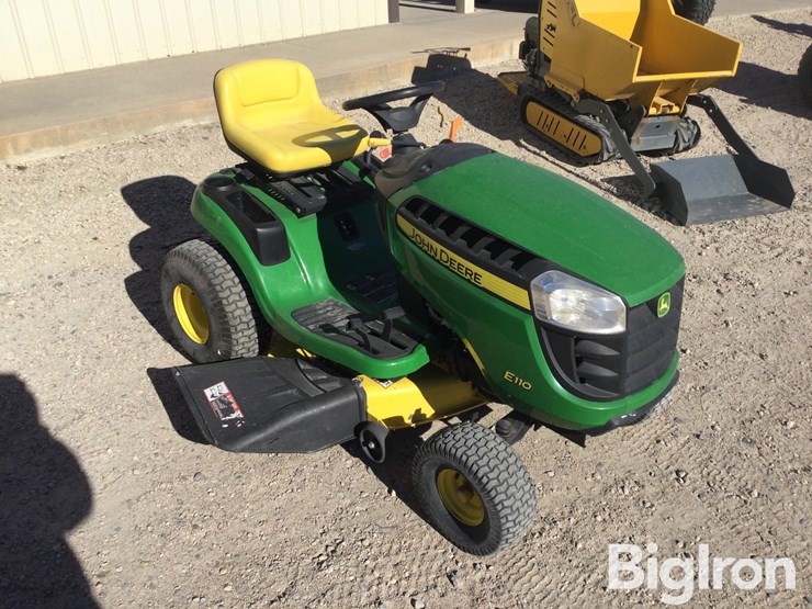 2018-john-deere-e110-image-1