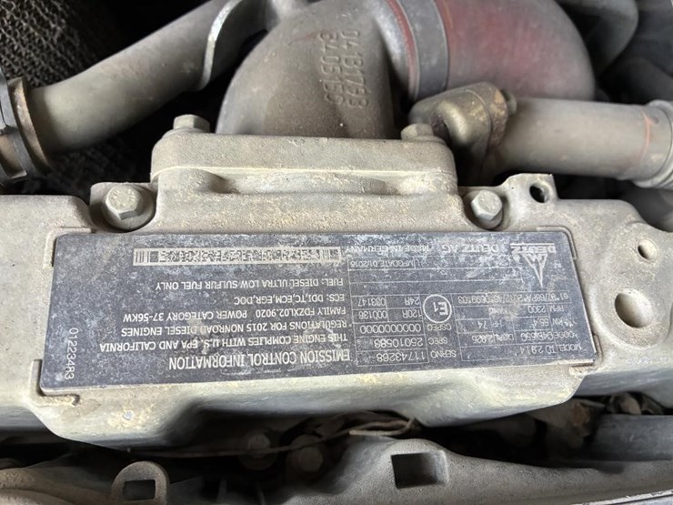 2015-jlg-g5-18a-image-12