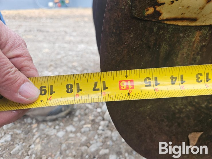 john-deere-8-image-13