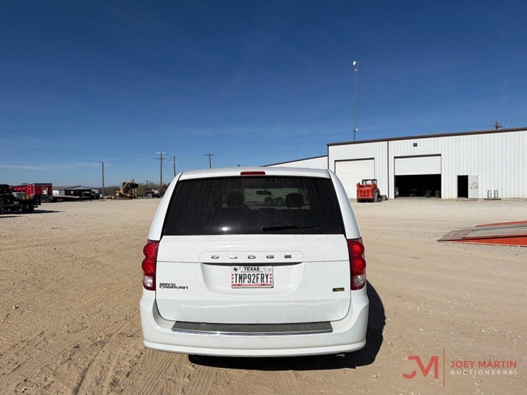 2016-dodge-grand-caravan-image-4