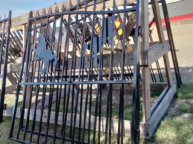 #16-•-bi-parting-iron-gate-w/-lion-motif---4.2m-image-2