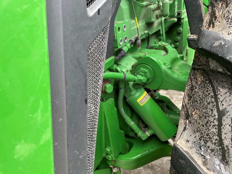 2020-john-deere-8r-340-image-43