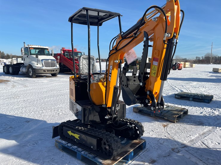 #130-•-miva-va13-mini-excavator-(mosinee,-wi)-image-3