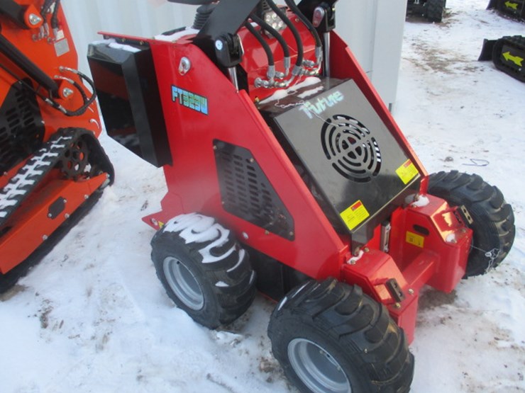 #6595-•-future-ft-323w-mini-skid-steer-electric-start-open-operator-station,-40-in-bucket-300kg-lifting-capacity-640kg-image-4