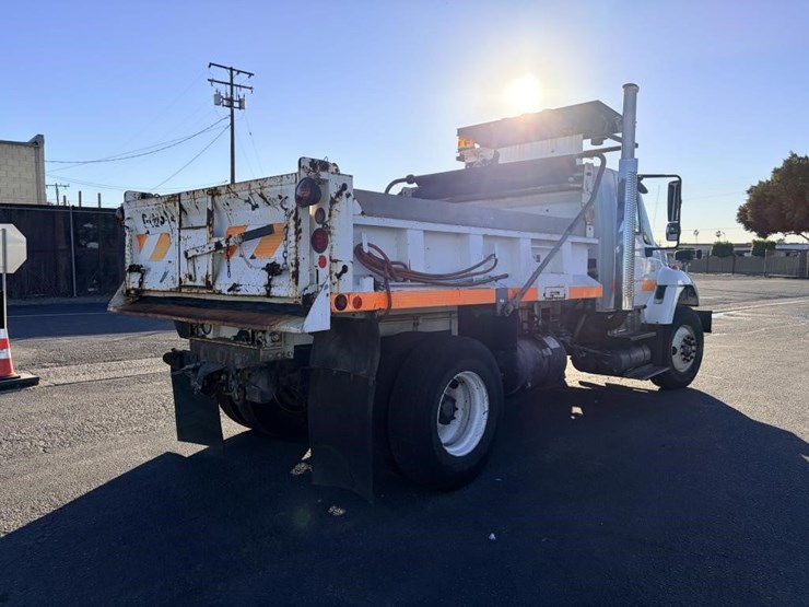 2003-international-8-image-3