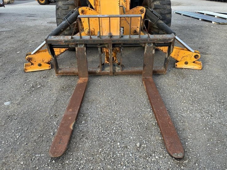 jcb-telescopic-reach-lift-image-7