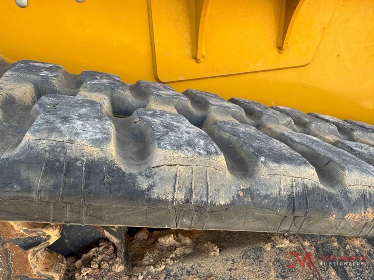 2022-deere-317g-image-12