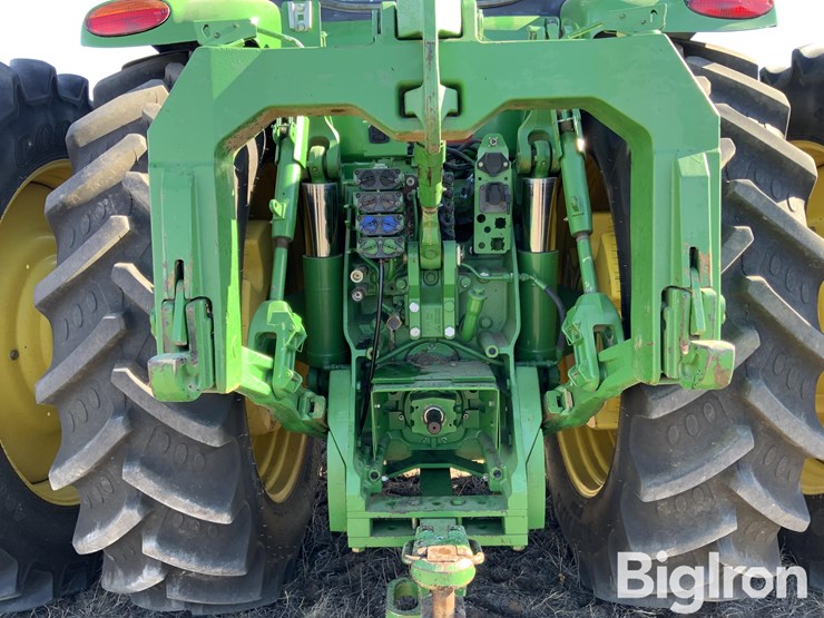 2010-john-deere-8320r-image-17