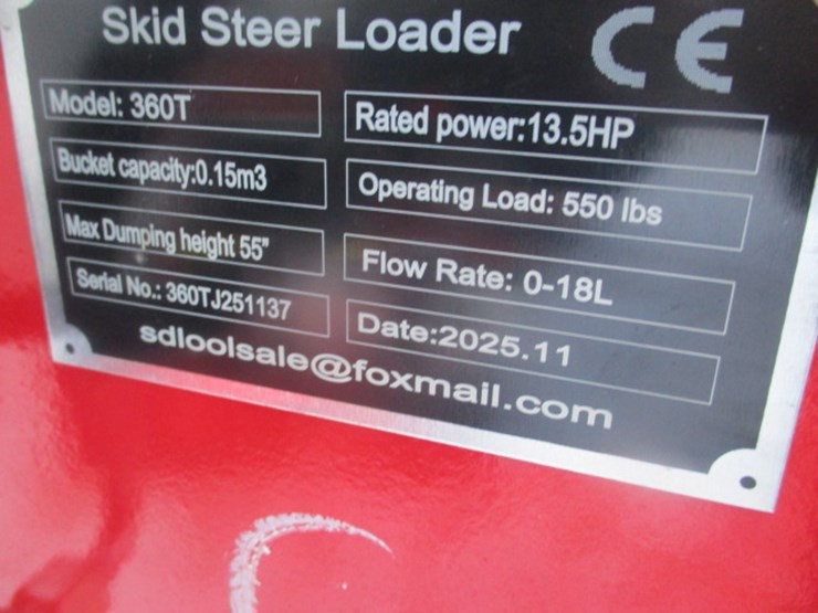 #6594-•-future-ft-360t-13.5hp-gasoline-engine,-electric-start-open-operator-station,-40-in-bucket-operating-load-550#-55"-max-dumping-height-image-7