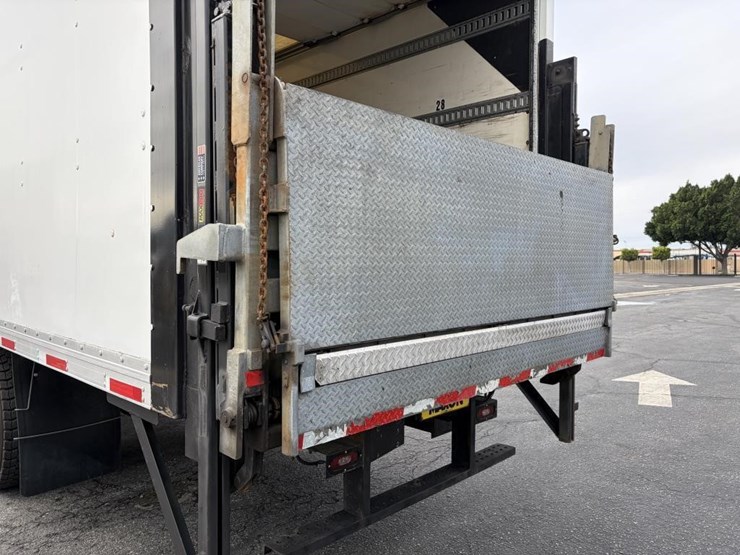 2016-hino-box-truck-image-5