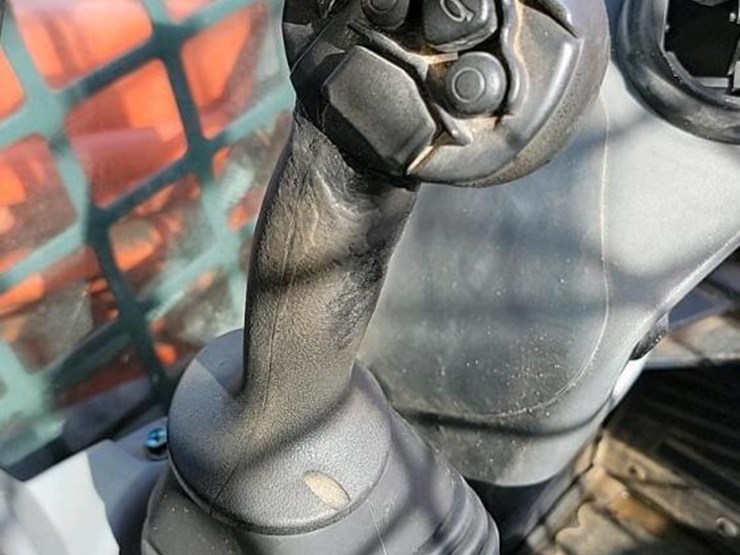 2019-kubota-svl95-2s-image-18