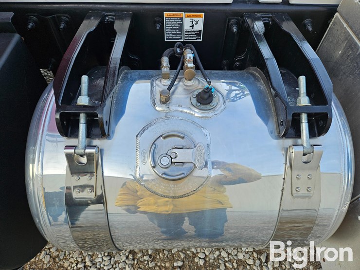 2013-peterbilt-386-image-18