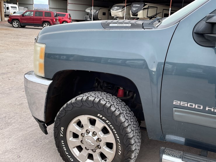 2011-chevrolet-silverado-2500hd-lt-image-18