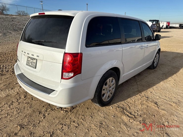 2018-dodge-grand-caravan-image-2