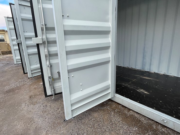 #200d-•-40'-container-image-26