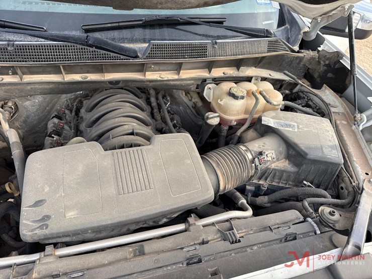 2020-chevrolet-1500-image-35