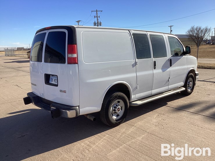 2017-gmc-2500-image-5