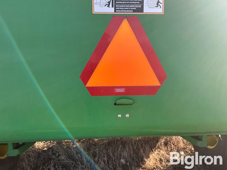 2010-john-deere-568-image-19