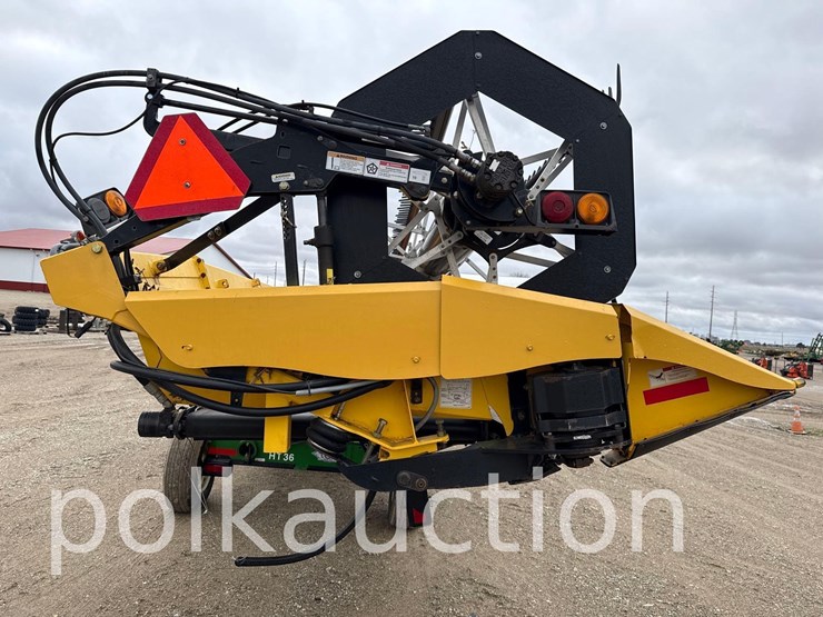 new-holland-88c-image-8