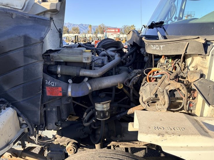 2003-international-8-image-6