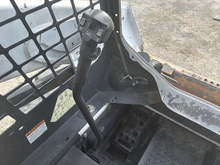 2018-bobcat-s570-image-16