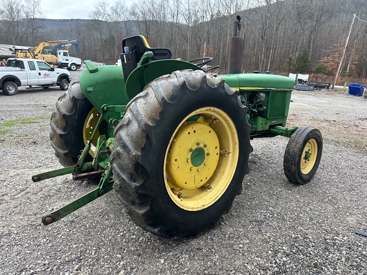 john-deere-820-image-5