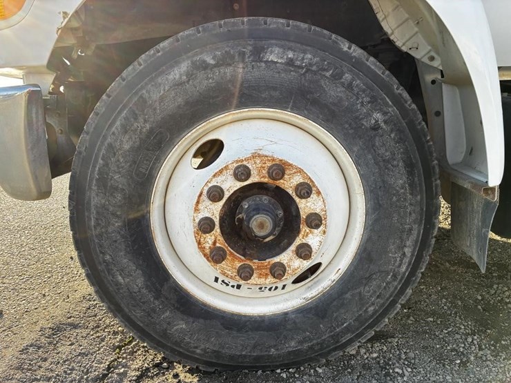 2014-ford-f750-image-23