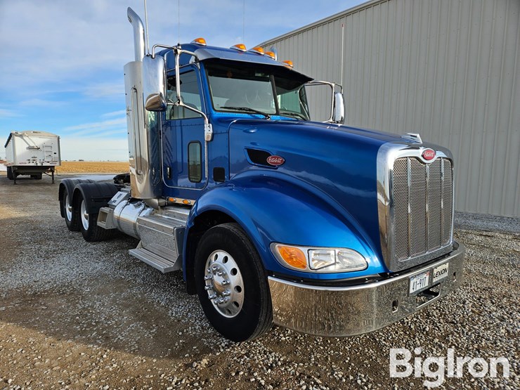 2013-peterbilt-386-image-3