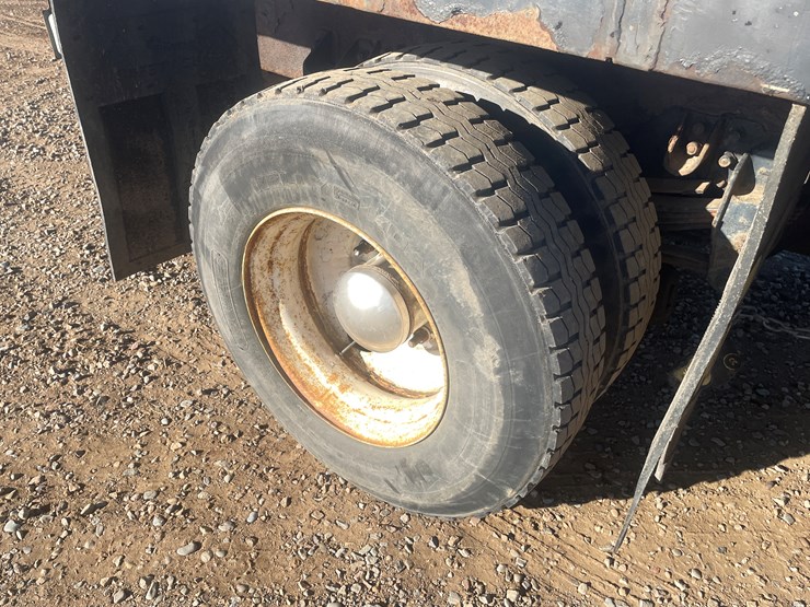 2006-kenworth-t300-image-11