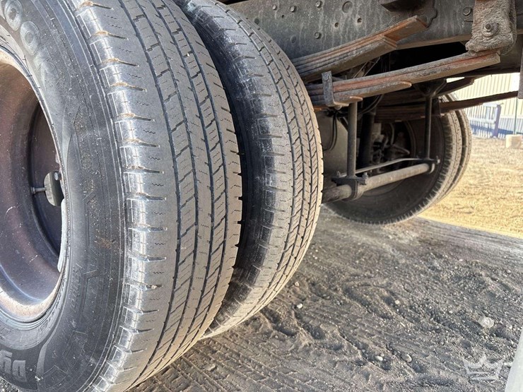 2007-mitsubishi-fuso-fe84d-image-31