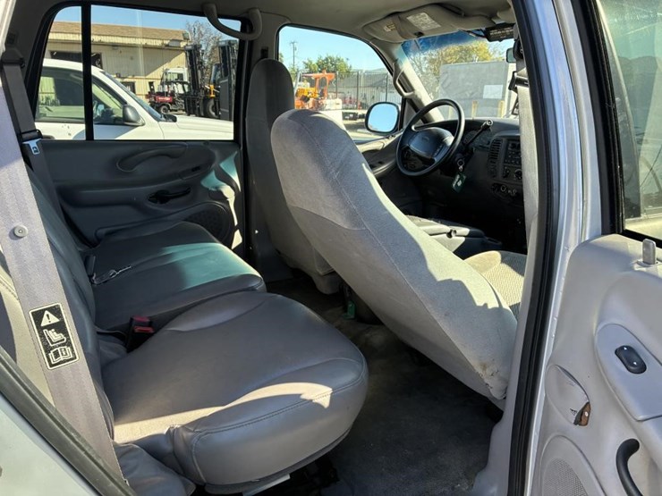 2000-ford-expedition-image-11