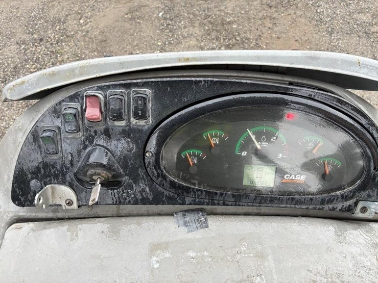 2018-case-580sn-image-25