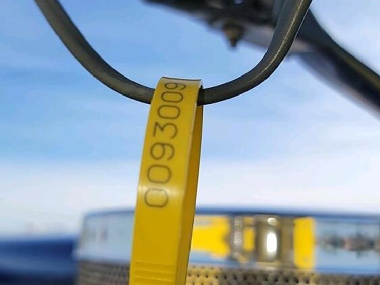 2021-peterbilt-389-image-26