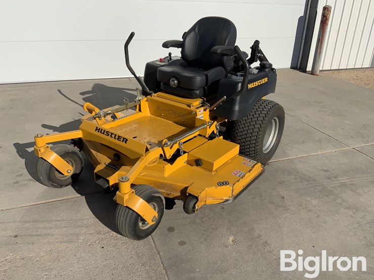 hustler-x-1-60”-riding-lawnmower-w/rear-discharge-image-1