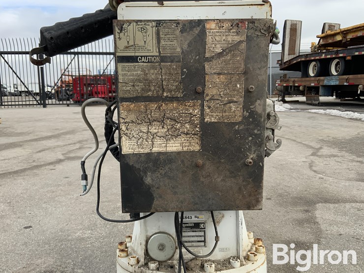 2001-maxilift-cobra-8805-telescoping-boom-w/remote-image-10