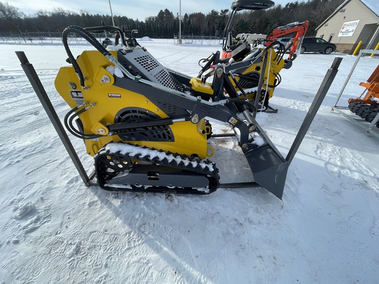 #158-•-landhero-mini-skid-steer-loader-(mosinee,-wi)-image-4