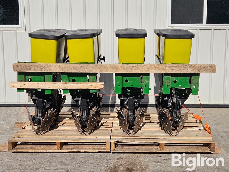 john-deere-max-emerge-plus-row-units-w/precision-planting-v-drives-image-2