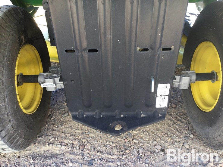 2018-john-deere-e110-image-11