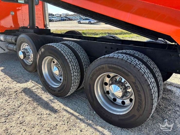 2000-peterbilt-378-image-42