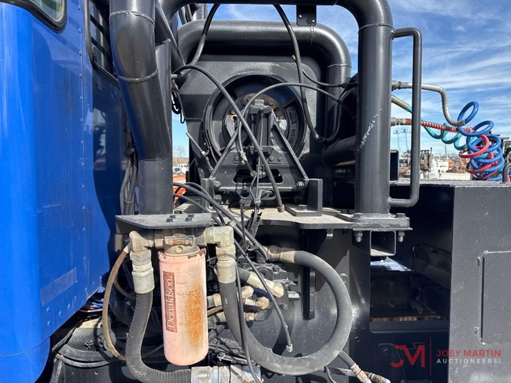 2013-kenworth-t800-image-10