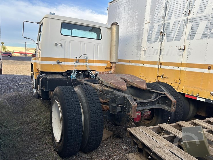 1984-international-s2200-image-13