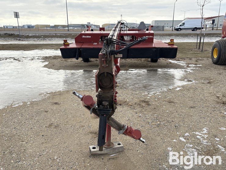 2011-new-holland-h7460-image-2