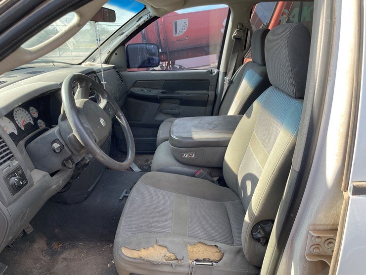 2006-dodge-3500-image-8