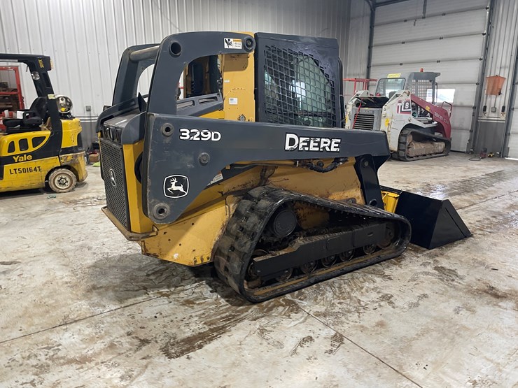 2011-john-deere-329d-image-5