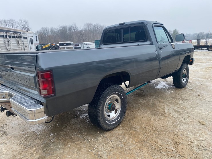 #324-•-1990-w250-dodge-ram-4wd-pickup-(has-wi-title)-(helenville,-wi)-image-3
