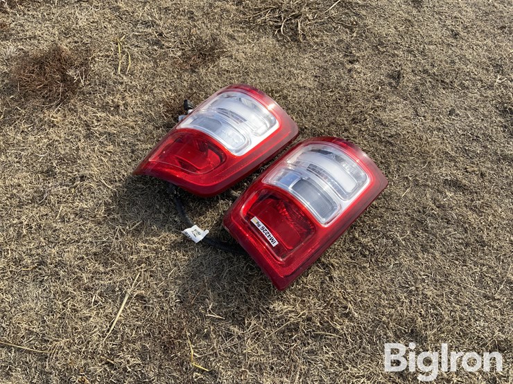 2019-ram-hd-taillights-image-5