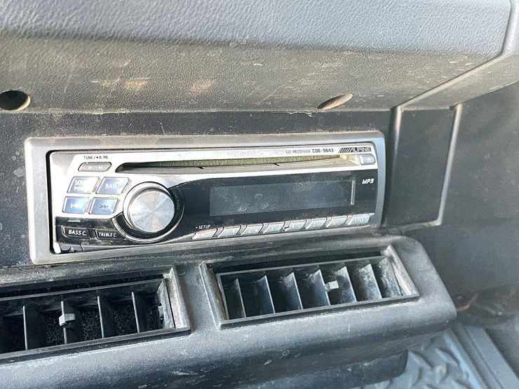 1995-jeep-wrangler-image-25