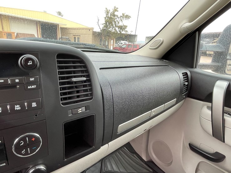 2011-chevrolet-silverado-2500hd-lt-image-69