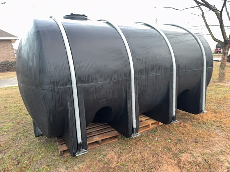 3235-gallon-black-poly-tank-with-straps---brand-new!!!-never-had-anything-in-it-and-has-been-inside-the-shed-since-bought-image-14