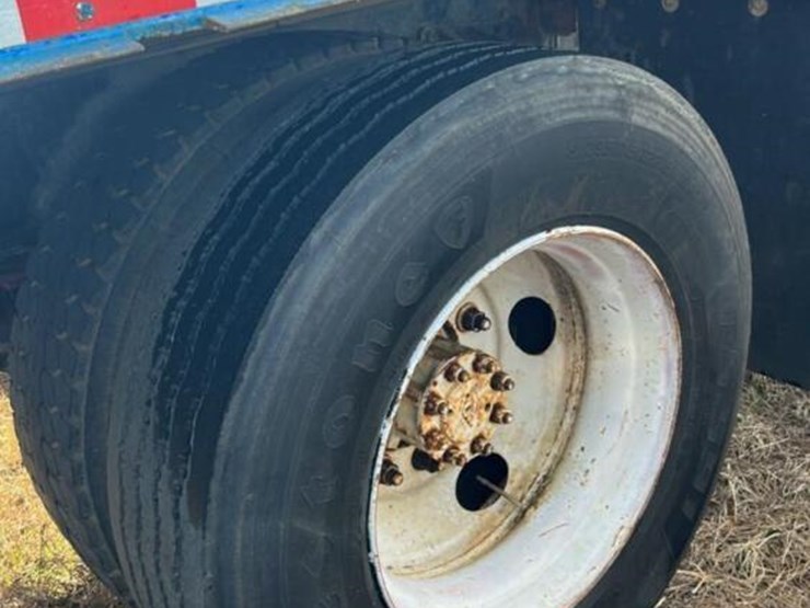 1998-international-4700-image-5